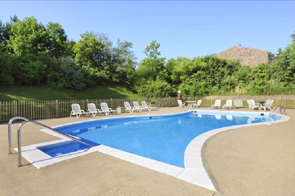 Ramada By Wyndham Columbus North Ξενοδοχείο Westerville Εξωτερικό φωτογραφία