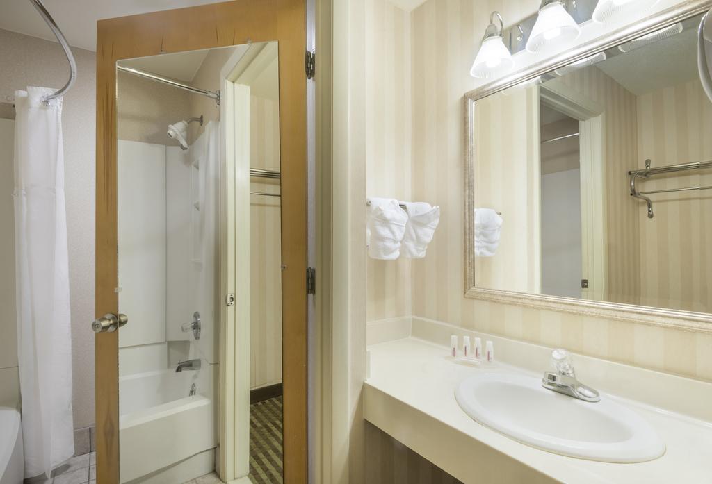 Ramada By Wyndham Columbus North Ξενοδοχείο Westerville Εξωτερικό φωτογραφία